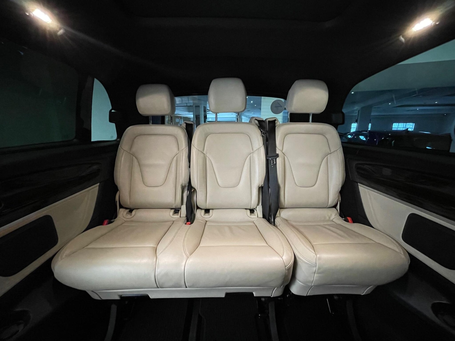 Used Mercedes-Benz V-Class 2020 for sale - 76380759: Photo 14