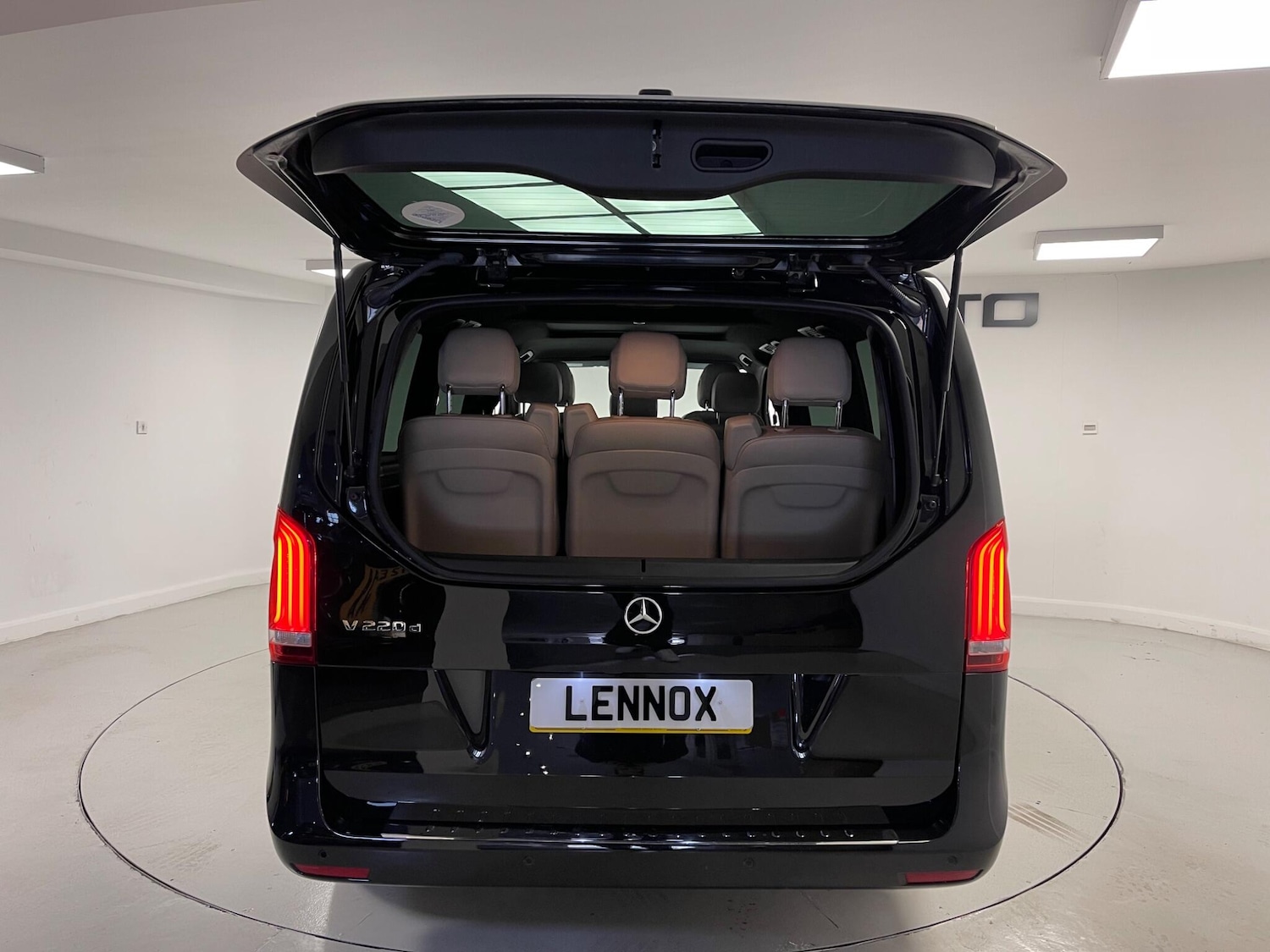 Used Mercedes-Benz V-Class 2020 for sale - 76380759: Photo 43