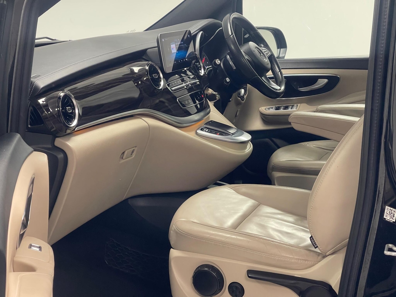 Used Mercedes-Benz V-Class 2020 for sale - 76380759: Photo 44