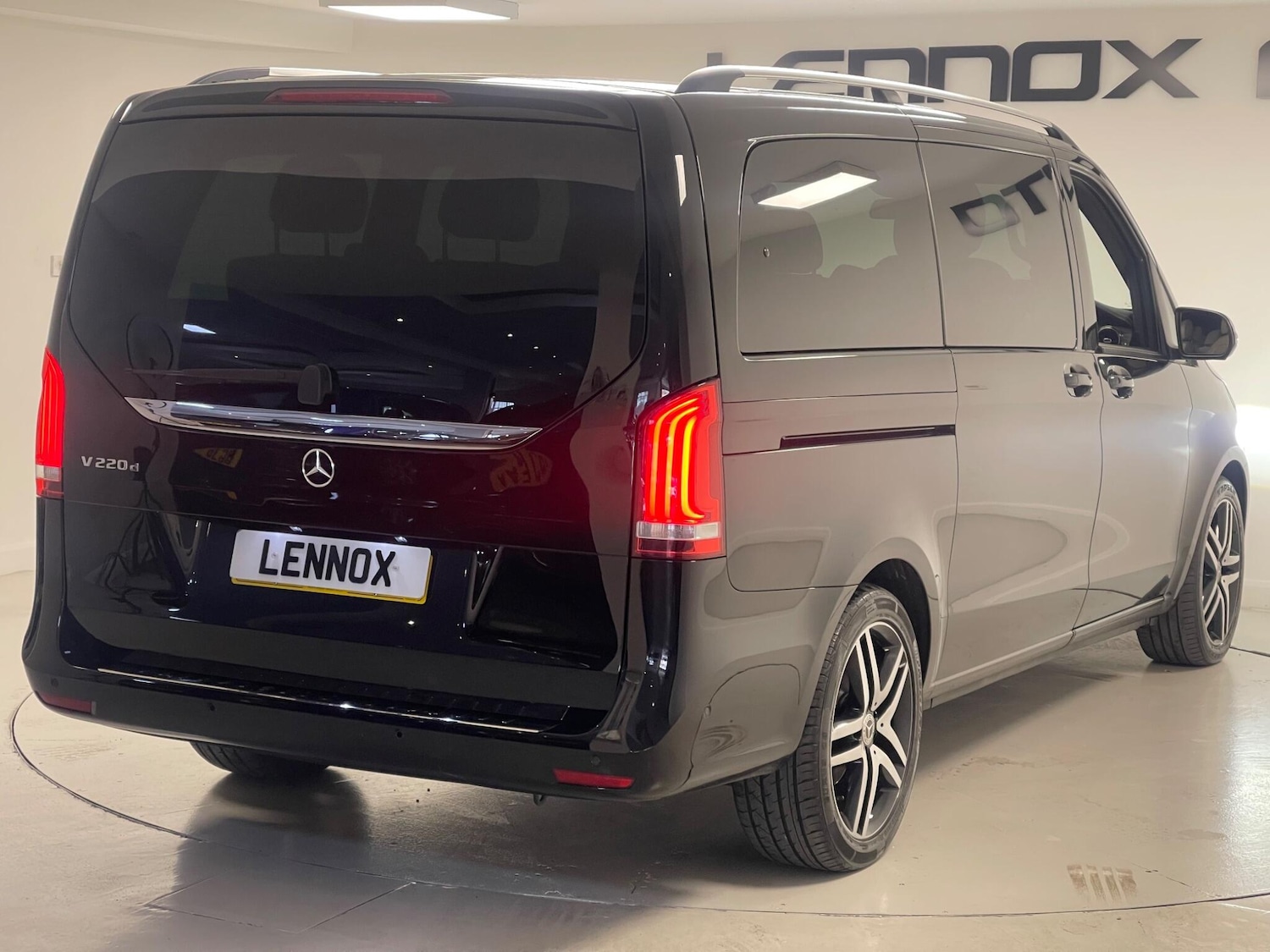 Used Mercedes-Benz V-Class 2020 for sale - 76380759: Photo 6