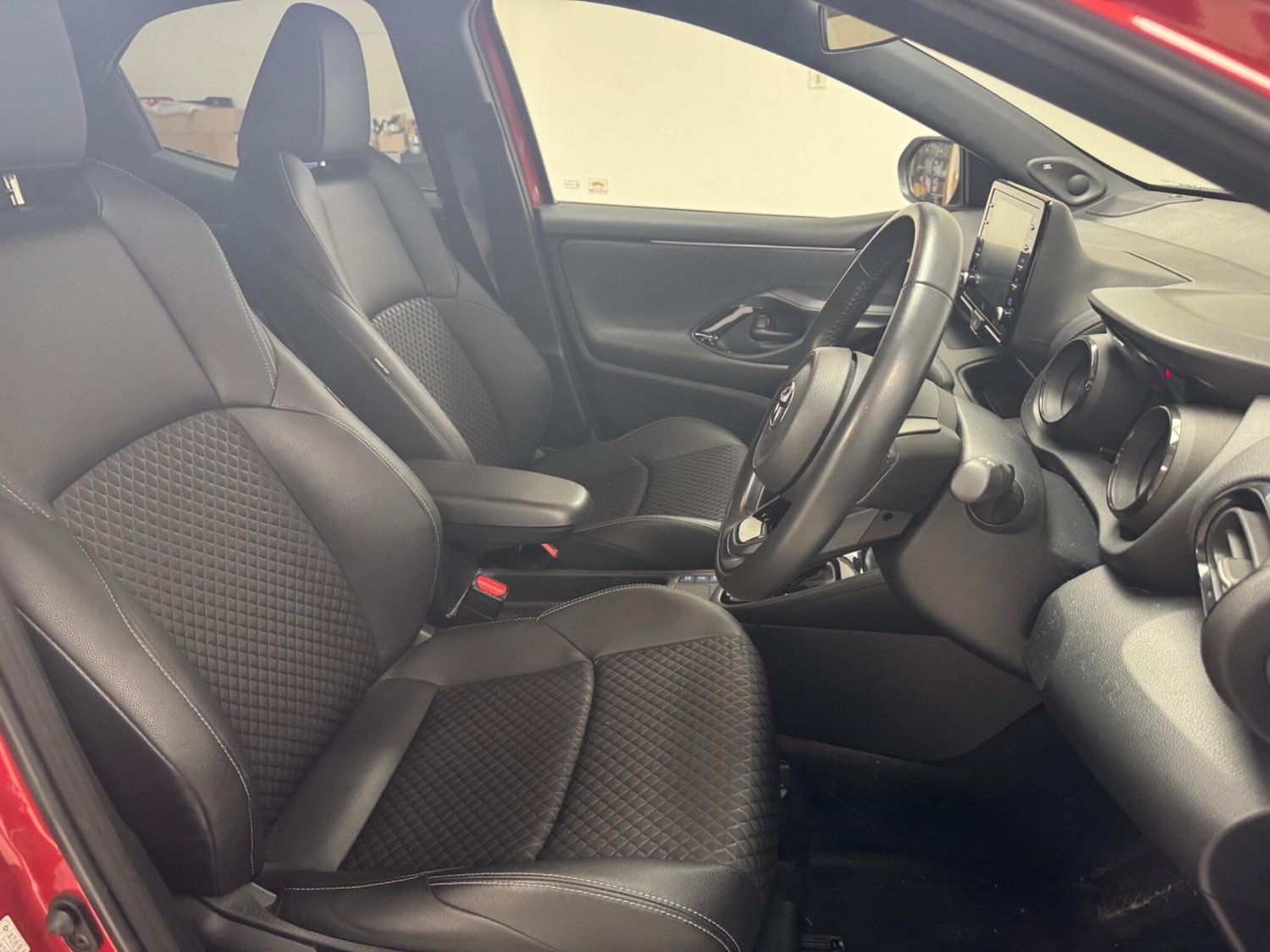 Used Toyota Yaris for sale - 78128240: Photo 8