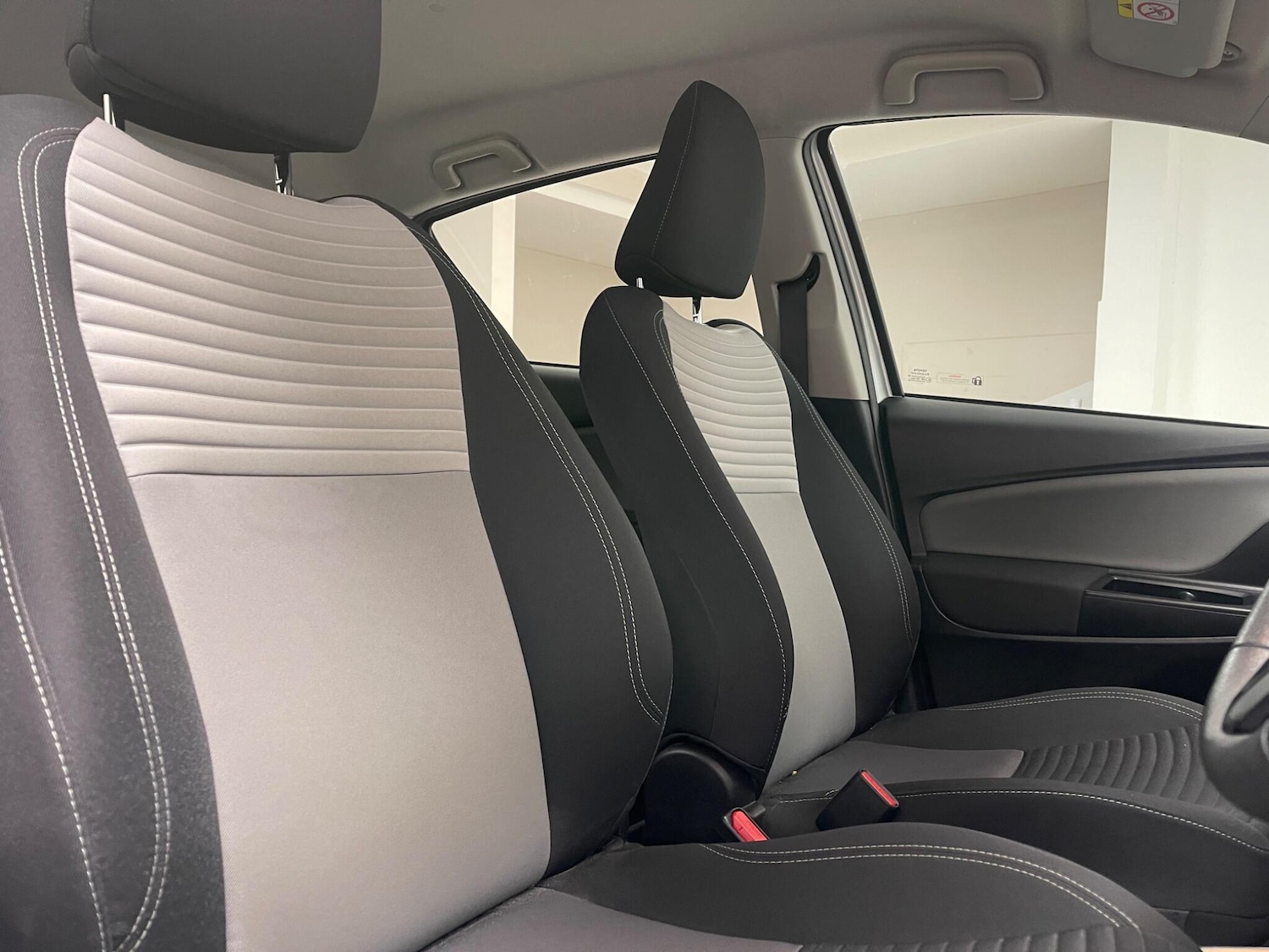 Used Toyota Yaris for sale - 76498670: Photo 10