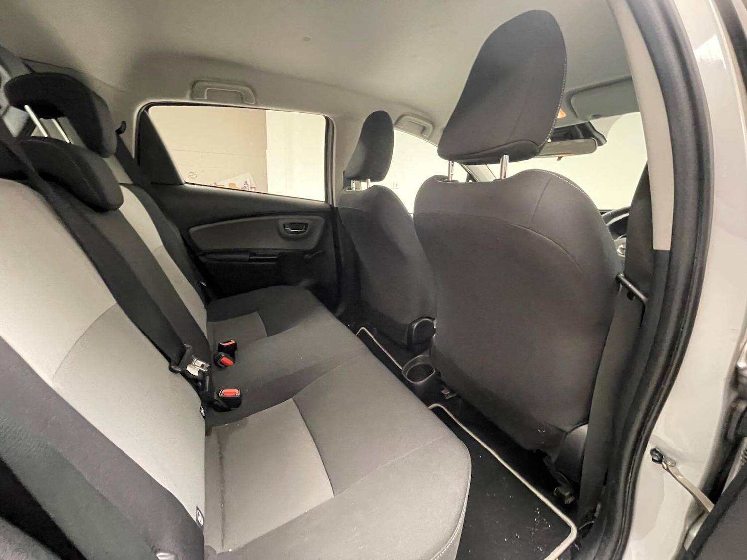 Used Toyota Yaris for sale - 76498670: Photo 12