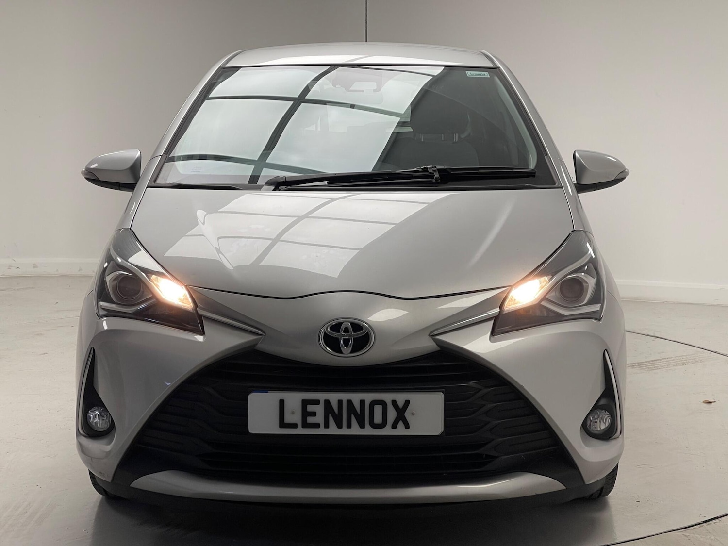 Used Toyota Yaris for sale - 76498670: Photo 2