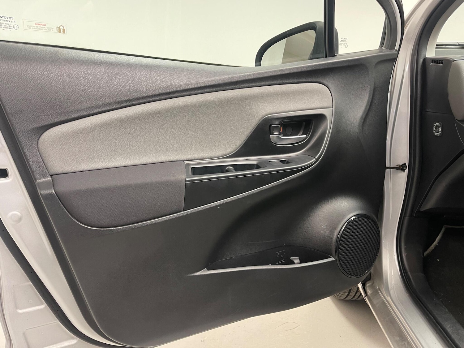 Used Toyota Yaris for sale - 76498670: Photo 22