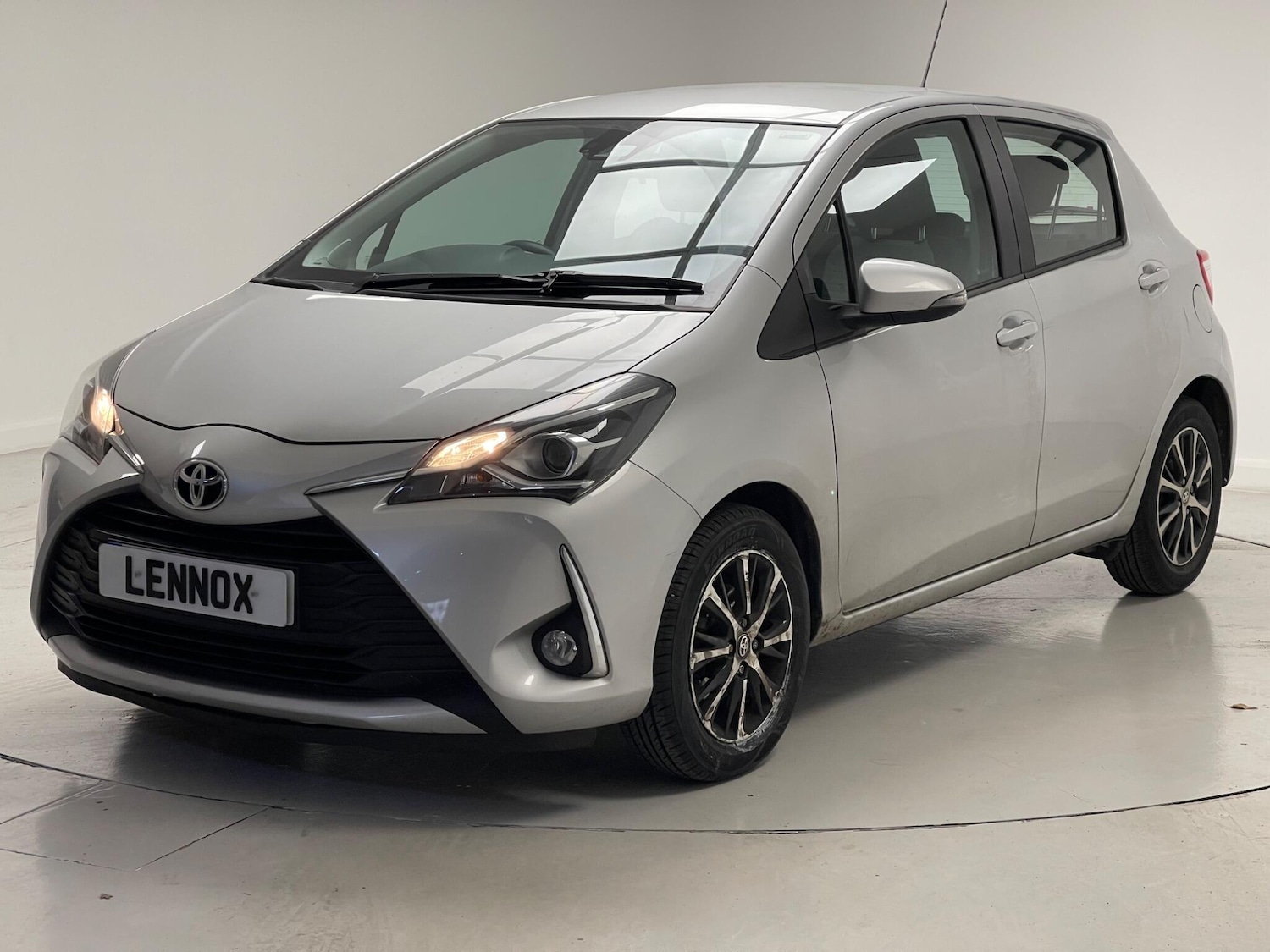 Used Toyota Yaris for sale - 76498670: Photo 3