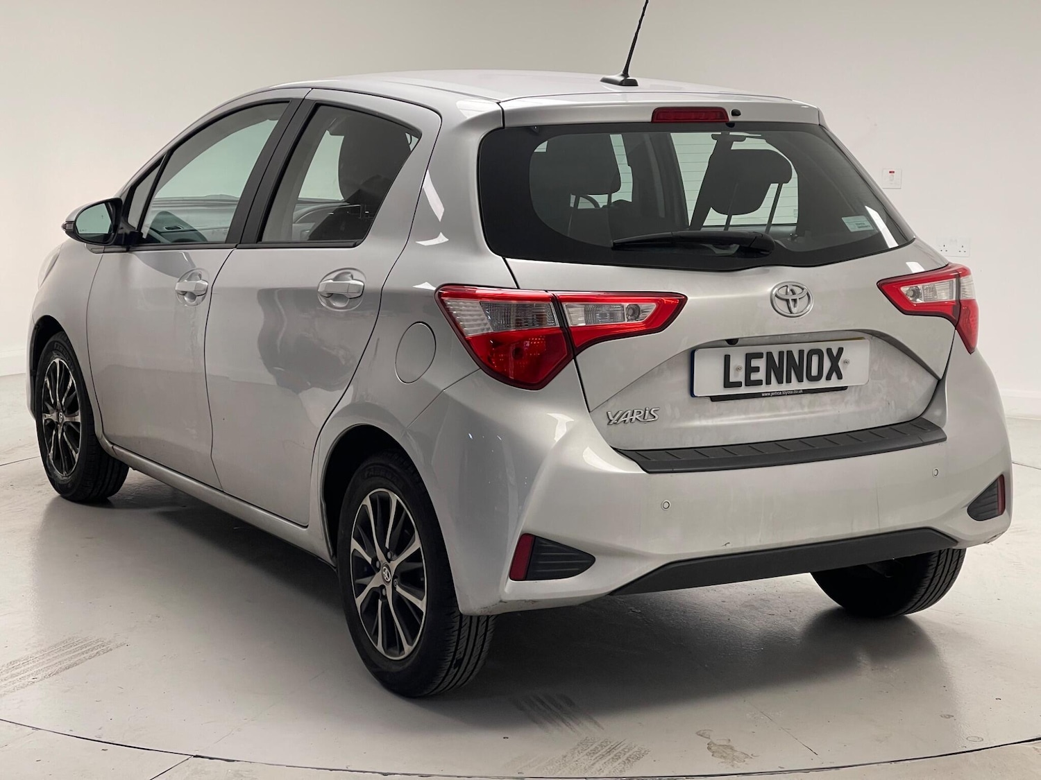 Used Toyota Yaris for sale - 76498670: Photo 4