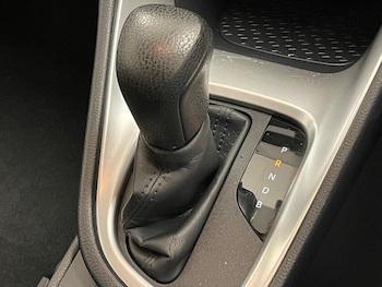 Used Toyota Yaris 2023 for sale - 76850199: Photo