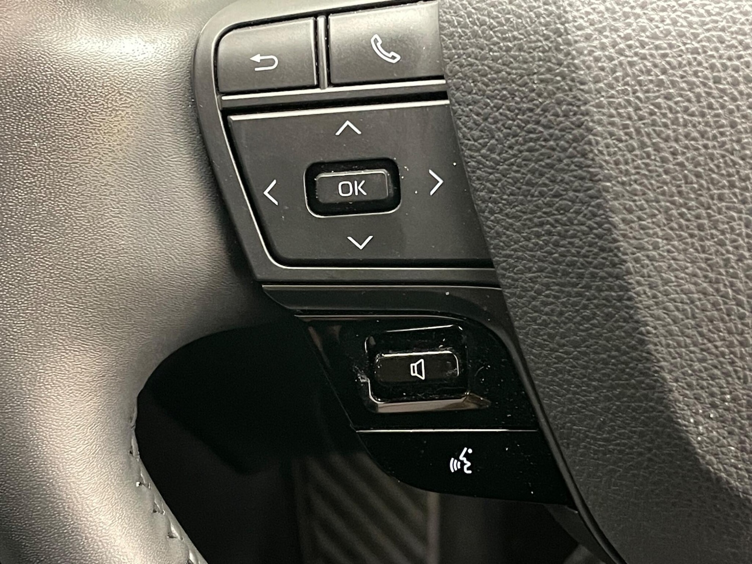 Used Toyota C-HR 2024 for sale - 77511191: Photo 27