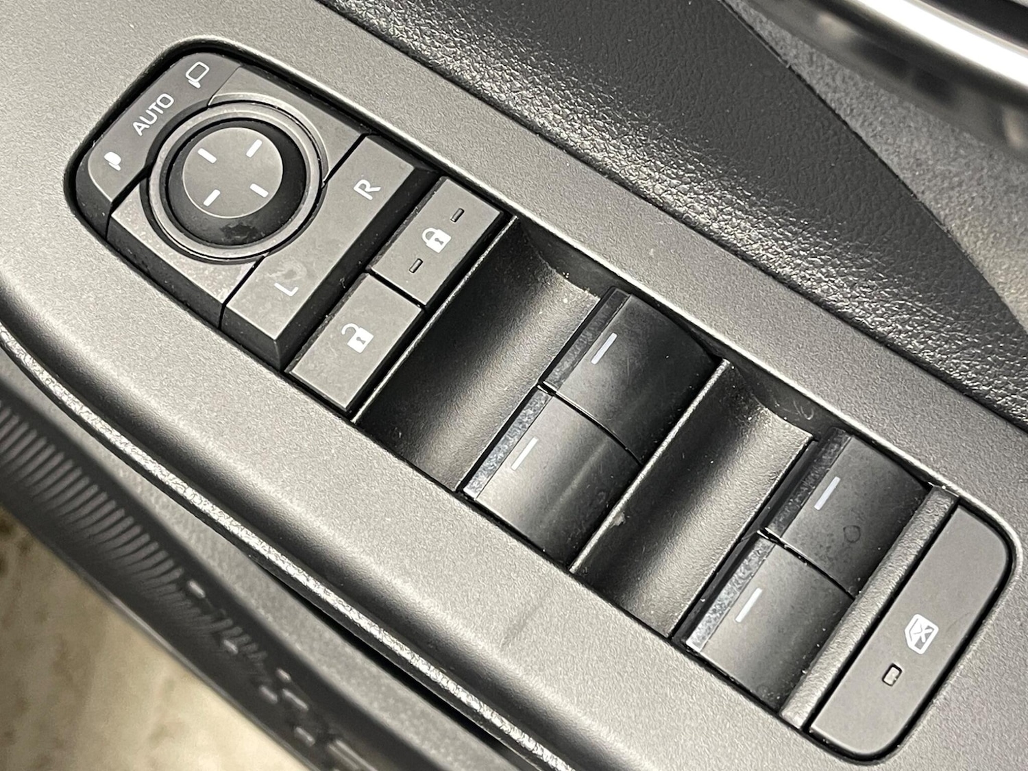 Used Toyota C-HR 2024 for sale - 77511191: Photo 31