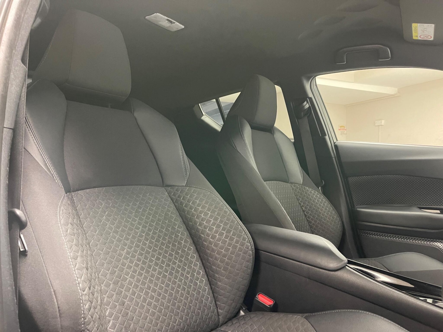 Used Toyota C-HR 2022 for sale - 76388510: Photo 10