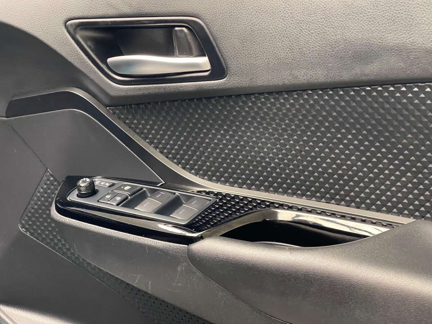 Used Toyota C-HR 2022 for sale - 76388510: Photo 21