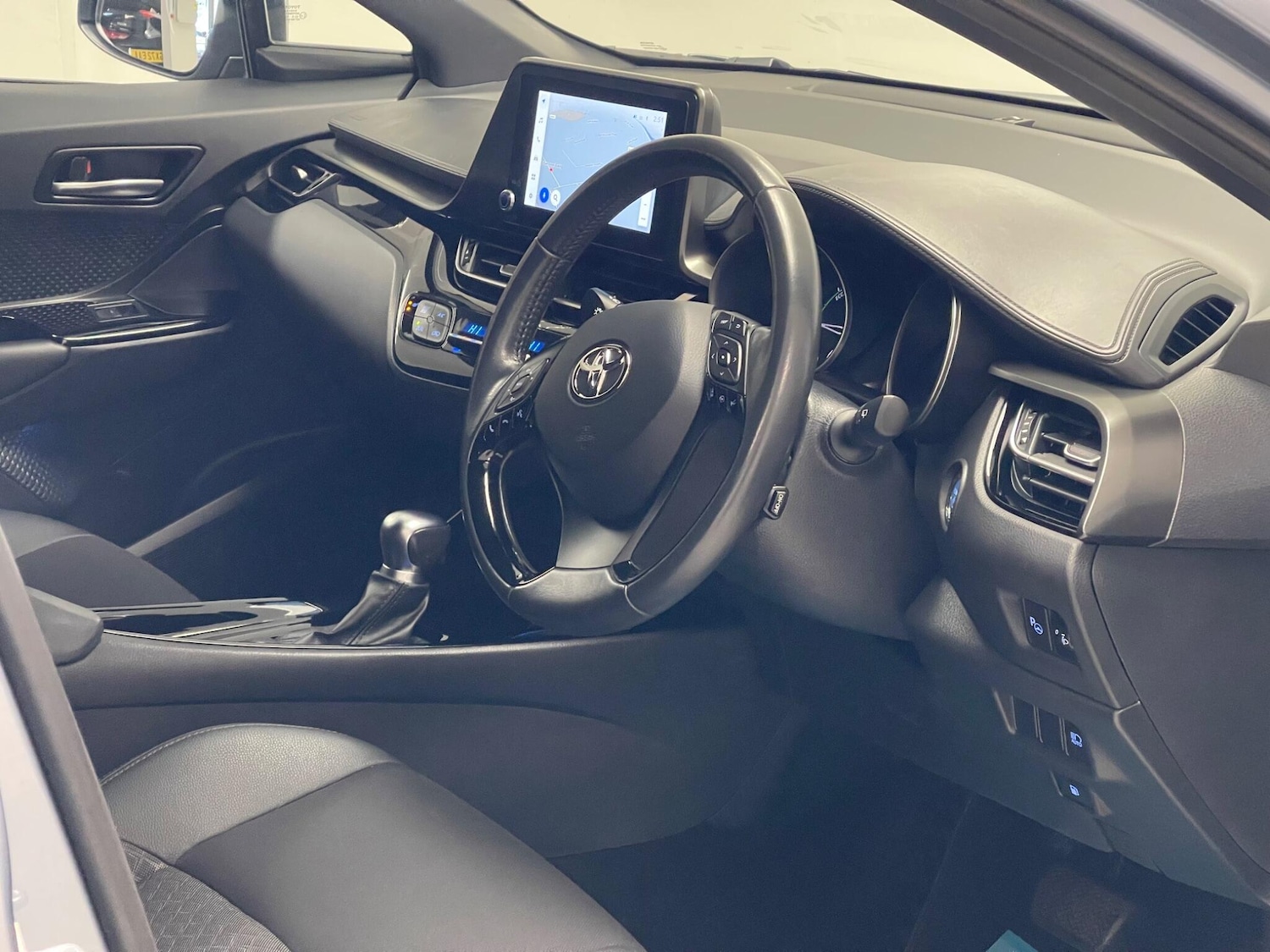 Used Toyota C-HR 2022 for sale - 76388510: Photo 7