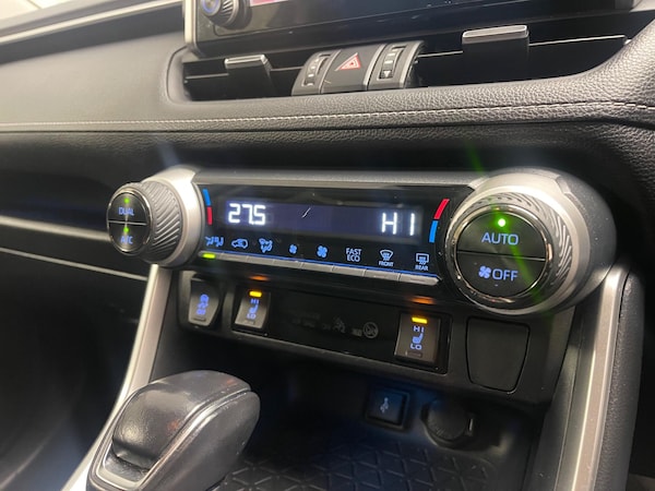 Used Toyota RAV4 2021 for sale - 76326789: Photo 10