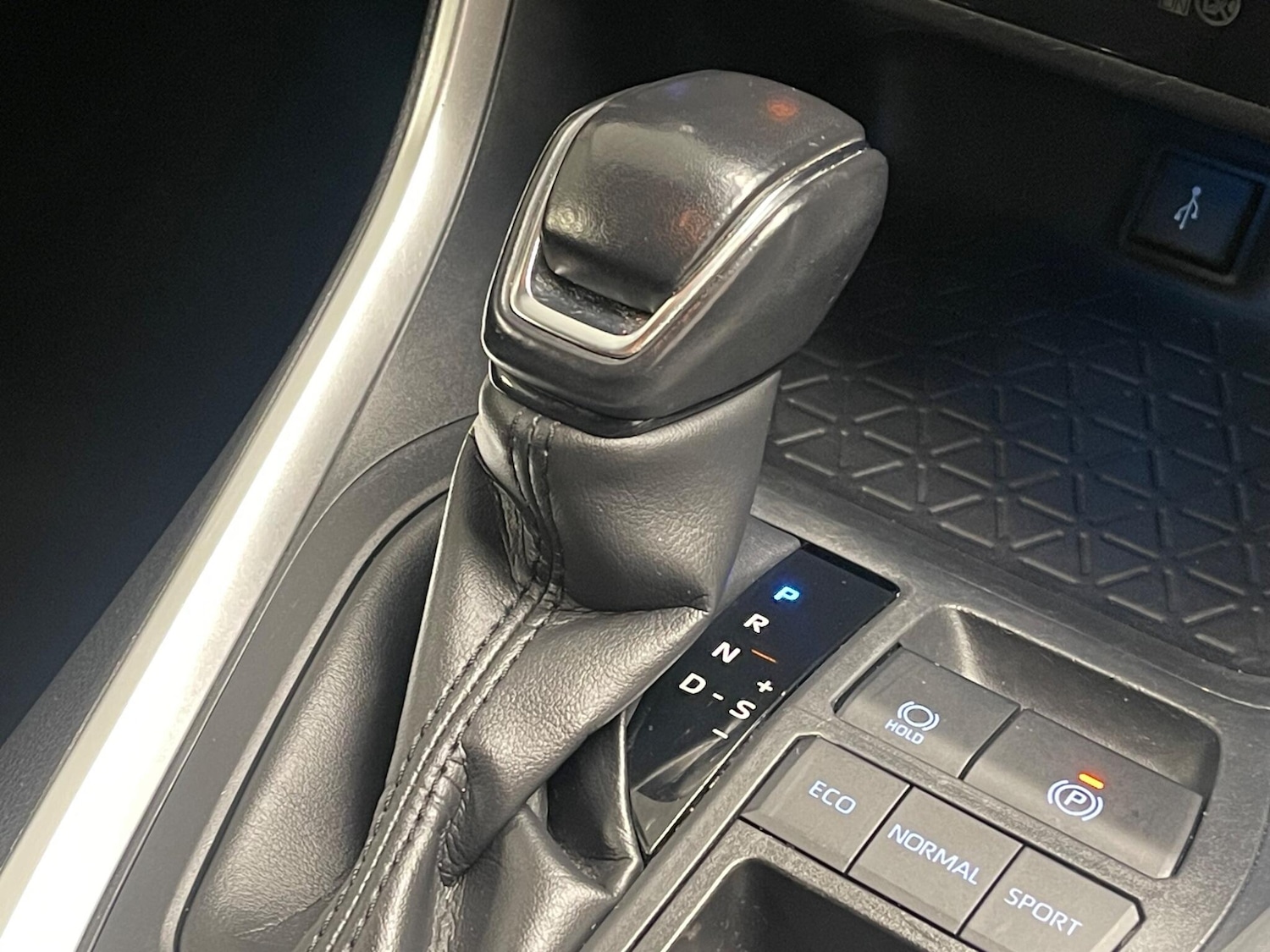 Used Toyota RAV4 2021 for sale - 76326789: Photo 9