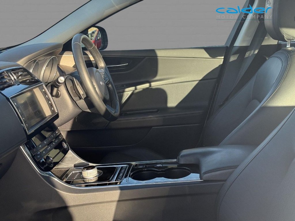 Used Jaguar XE 2015 for sale - 76783364: Photo 19