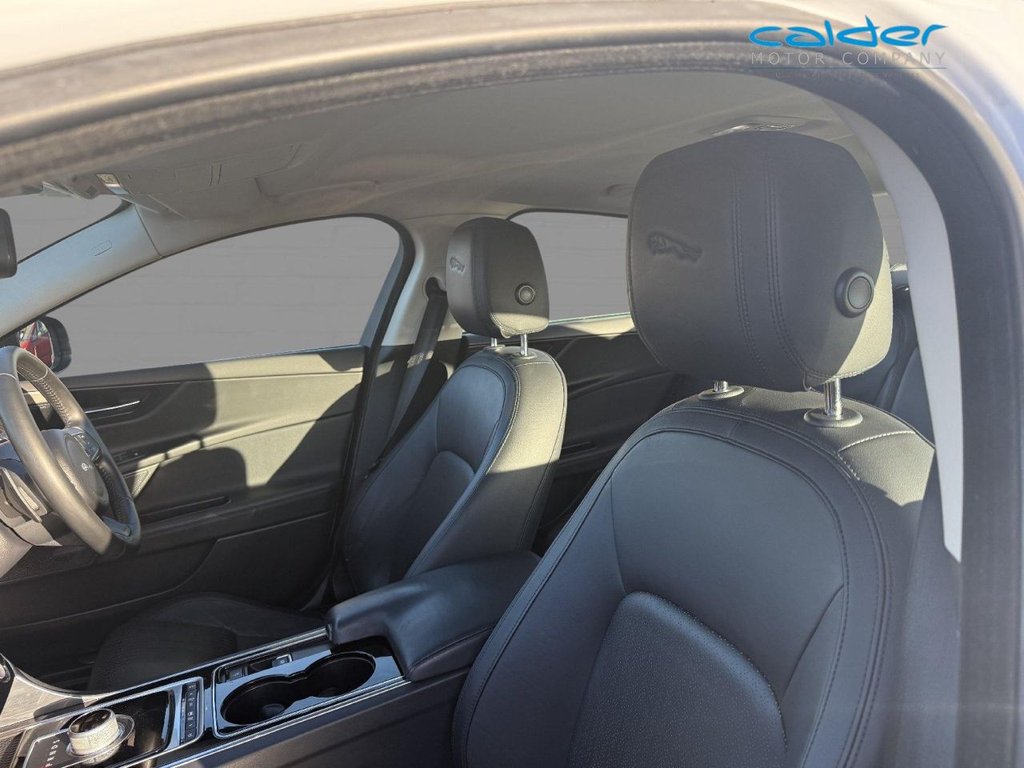 Used Jaguar XE 2015 for sale - 76783364: Photo 21