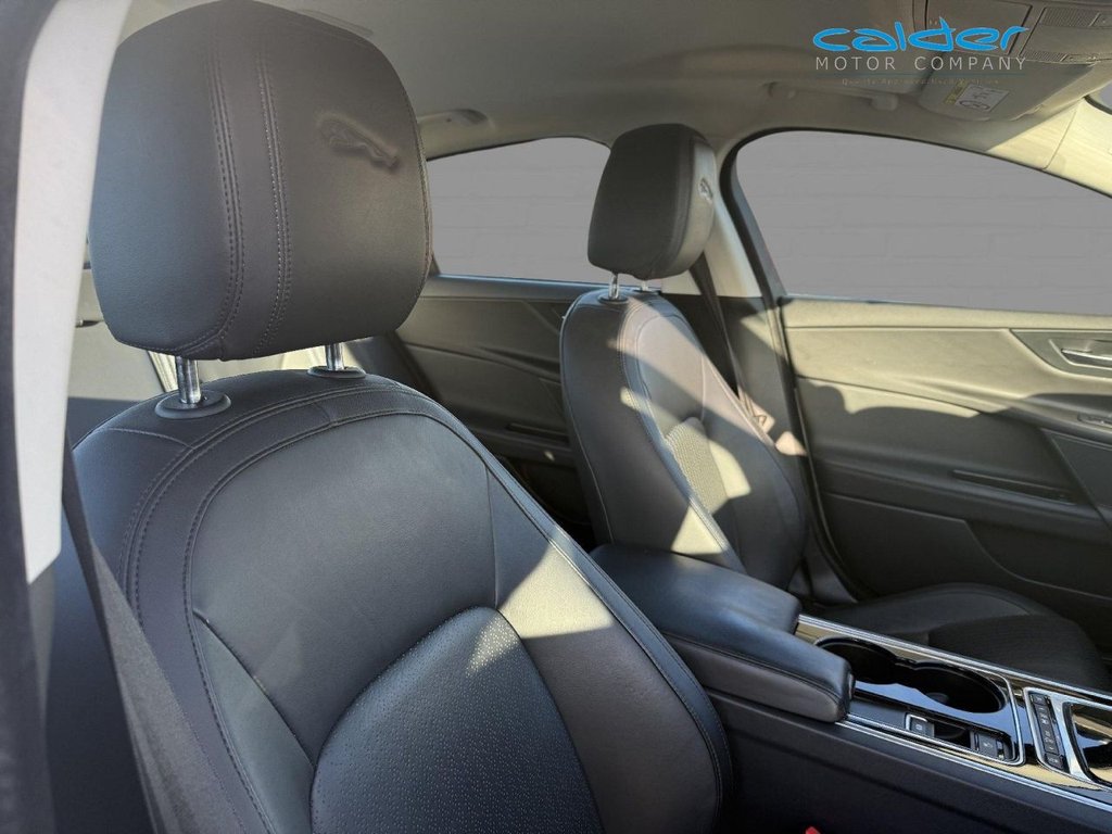 Used Jaguar XE 2015 for sale - 76783364: Photo 25