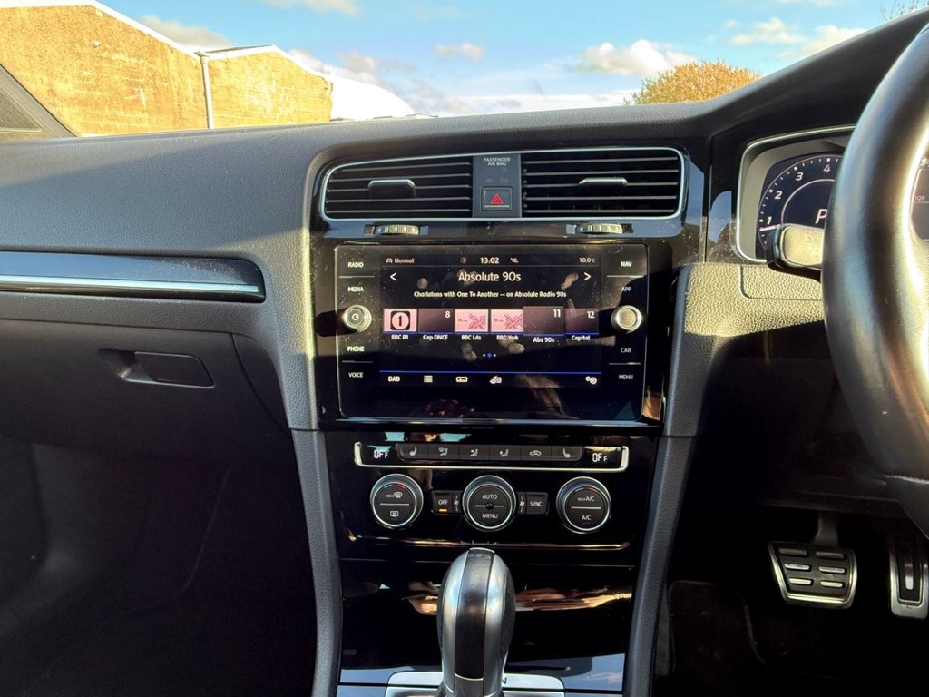 Used Volkswagen Golf 2018 for sale - 76520390: Photo 41