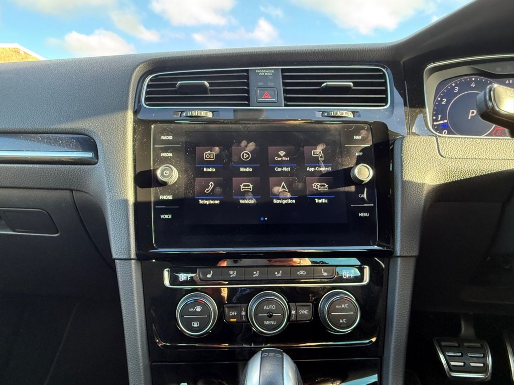 Used Volkswagen Golf 2018 for sale - 76520390: Photo 44