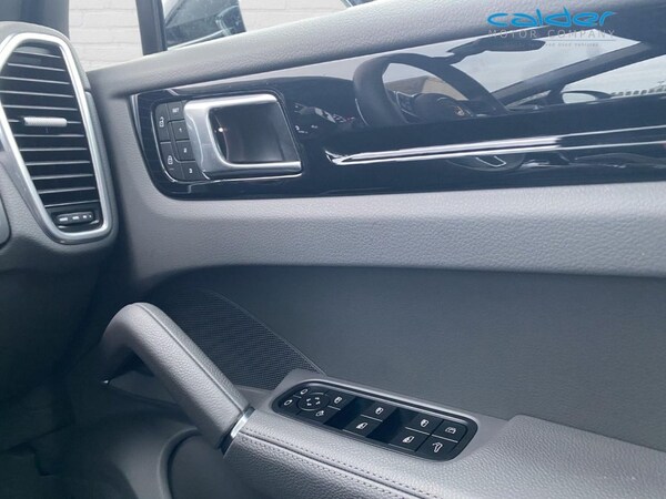 Used Porsche Cayenne 2023 for sale - 75307801: Photo 43