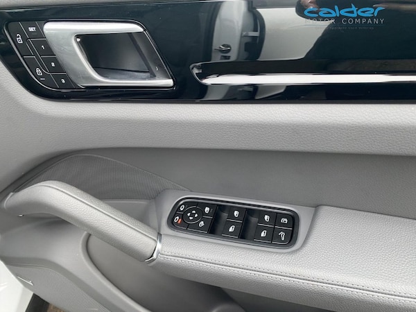 Used Porsche Cayenne 2023 for sale - 75307801: Photo 45