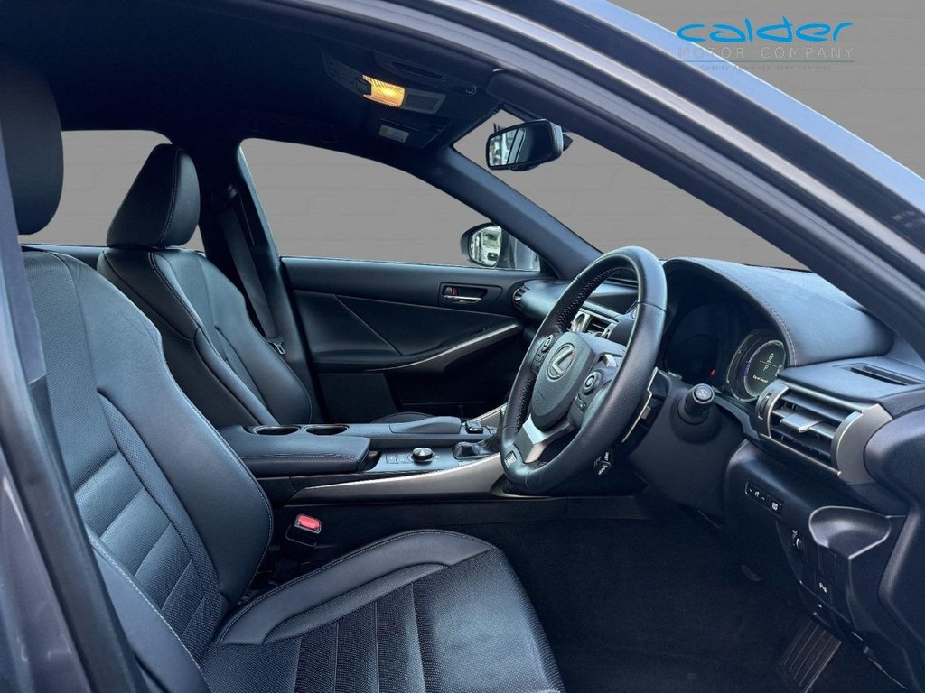 Used Lexus IS 2015 for sale - 76867192: Photo 2