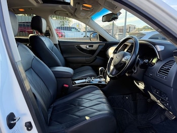 Used Infiniti QX70 2014 for sale - 76019081: Photo