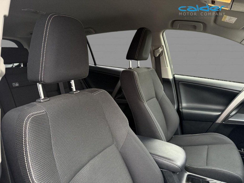 Used Toyota RAV4 2018 for sale - 77038066: Photo 11