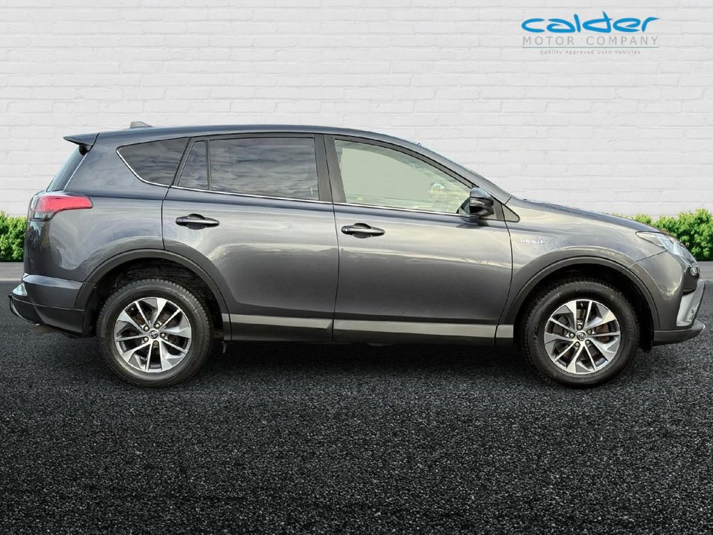 Used Toyota RAV4 2018 for sale - 77038066: Photo 32