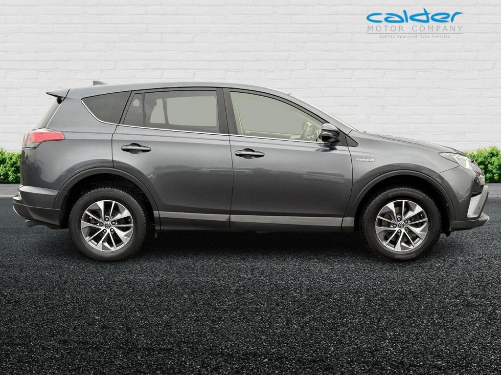 Used Toyota RAV4 2018 for sale - 77038066: Photo 6