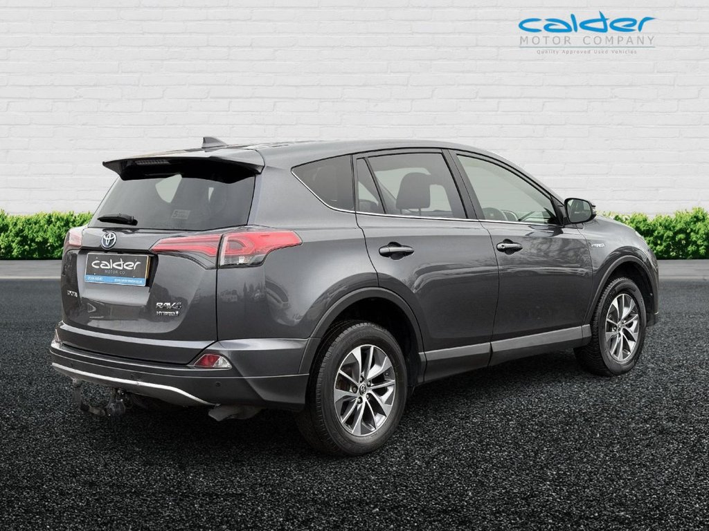 Used Toyota RAV4 2018 for sale - 77038066: Photo 9