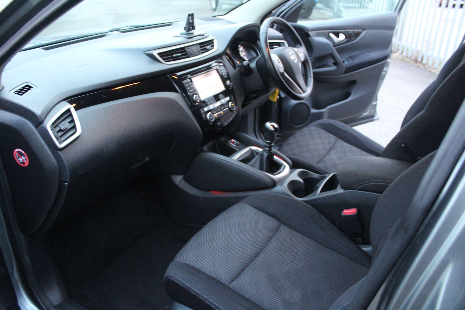 Used Nissan Qashqai 2017 for sale - 77598155: Photo 3