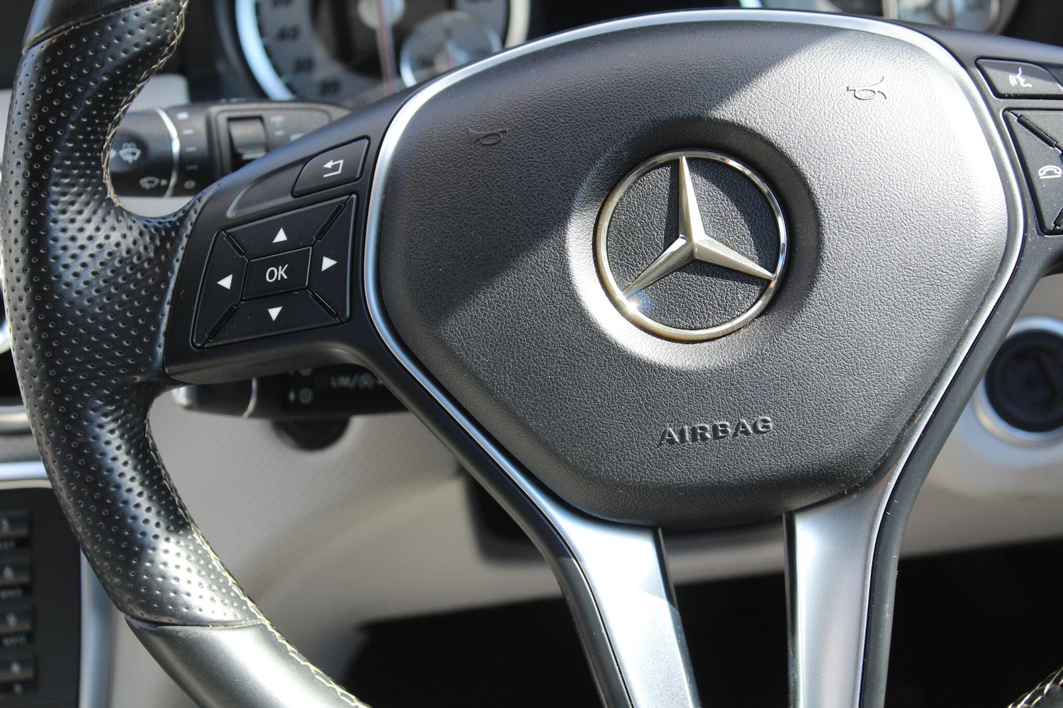 Used Mercedes-Benz A-Class 2015 for sale - 75977532: Photo 35