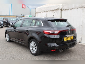 Used Renault Megane 2017 for sale - 75430628: Photo