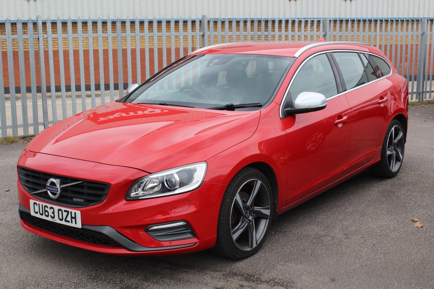 Used Volvo V60 2013 for sale - 76109000: Photo 1