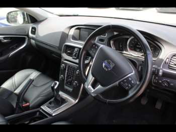 Used Volvo V40 2015 for sale - 75050842: Photo