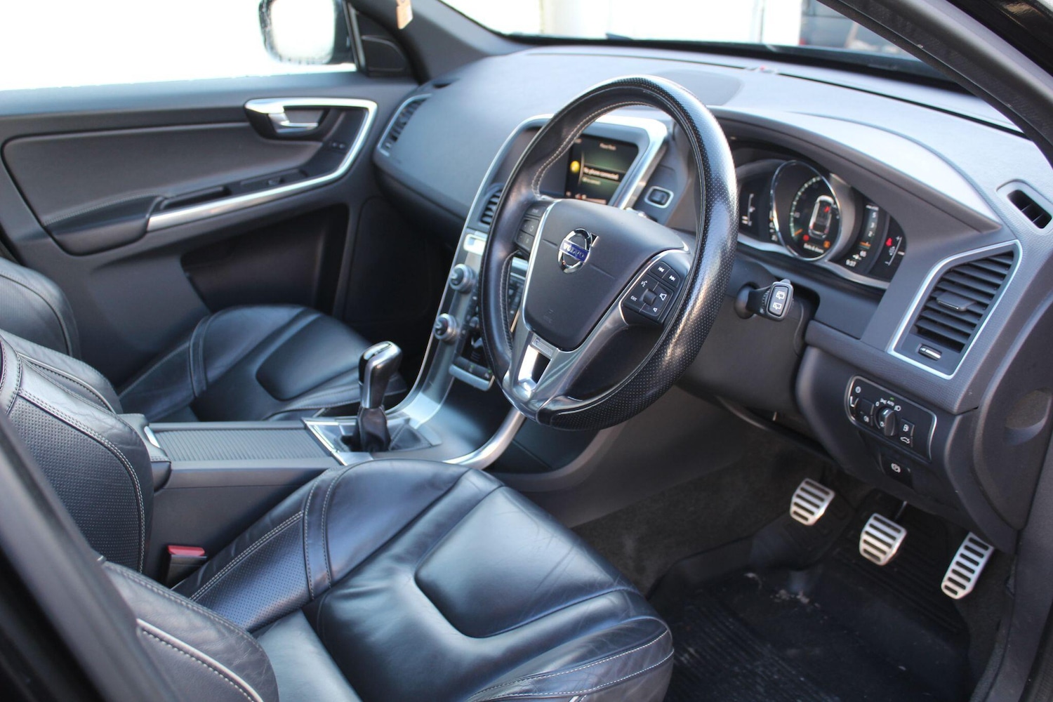 Used Volvo XC60 2017 for sale - 76409001: Photo 25
