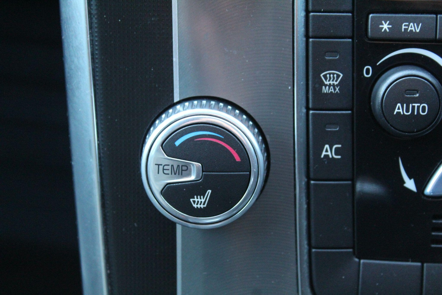 Used Volvo XC60 2017 for sale - 76409001: Photo 31