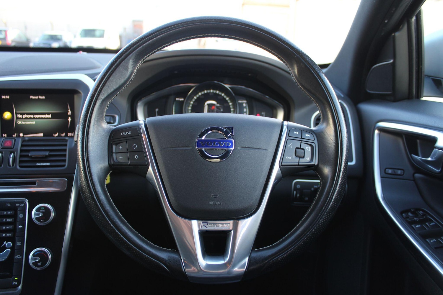 Used Volvo XC60 2017 for sale - 76409001: Photo 40