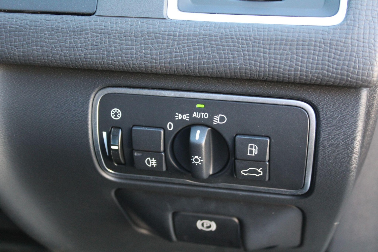 Used Volvo XC60 2017 for sale - 76409001: Photo 45