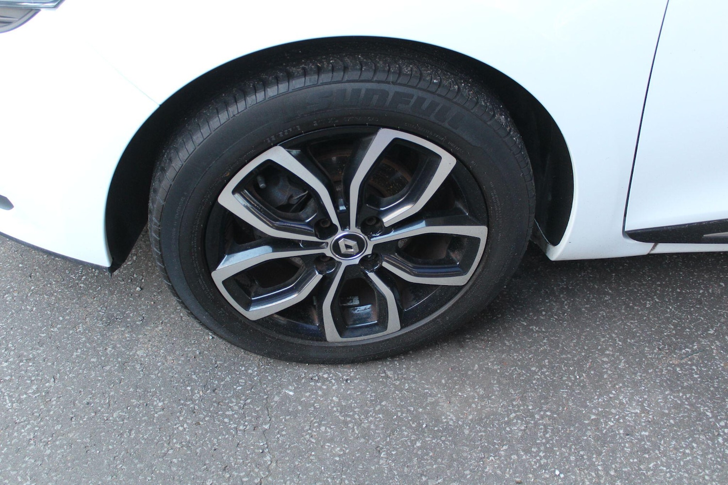 Used Renault Clio 2019 for sale - 76994469: Photo 15