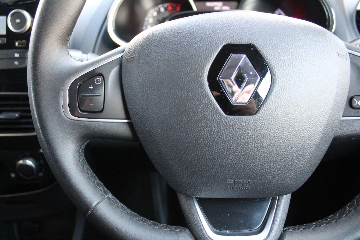 Used Renault Clio 2019 for sale - 76994469: Photo 28