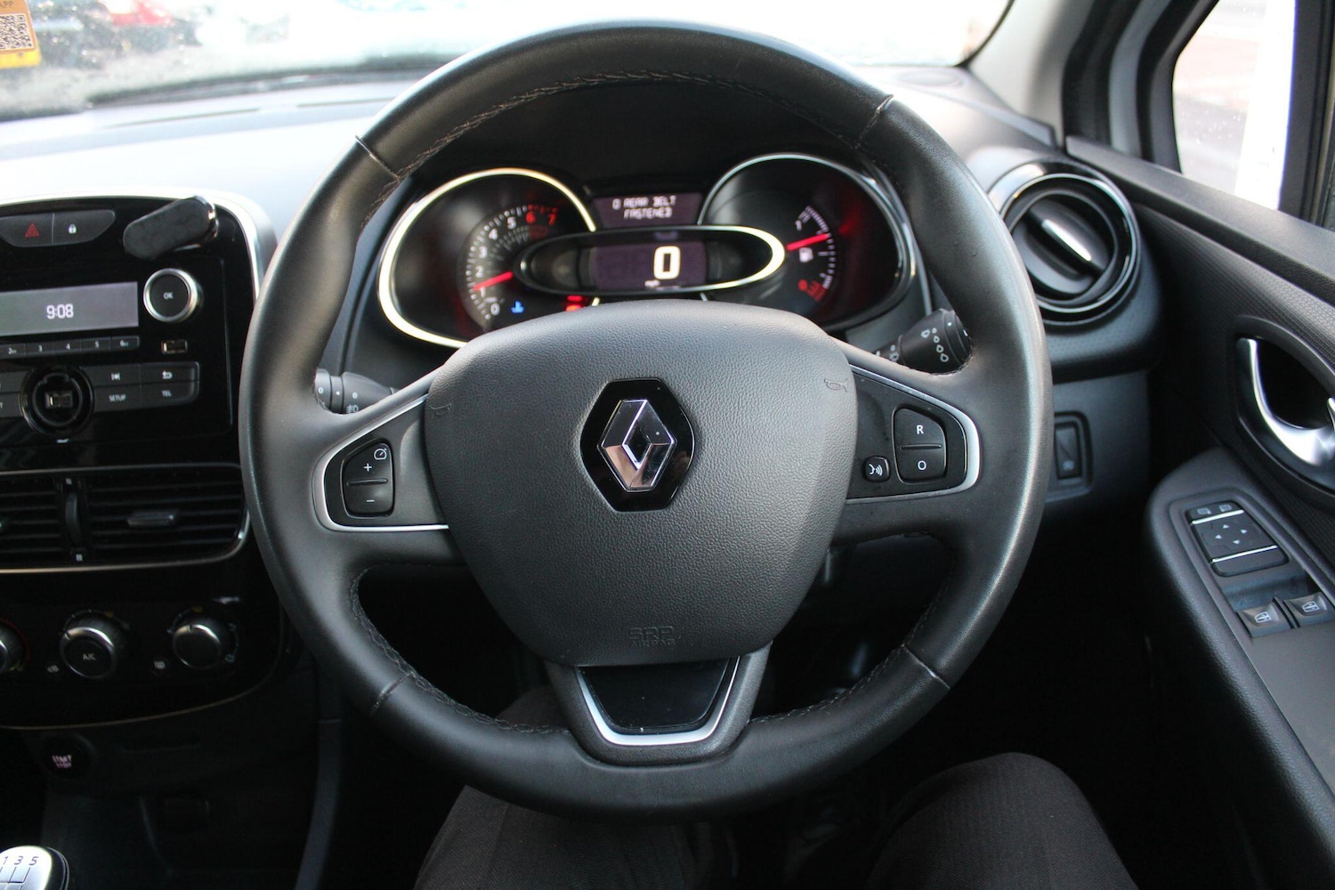 Used Renault Clio 2019 for sale - 76994469: Photo 29
