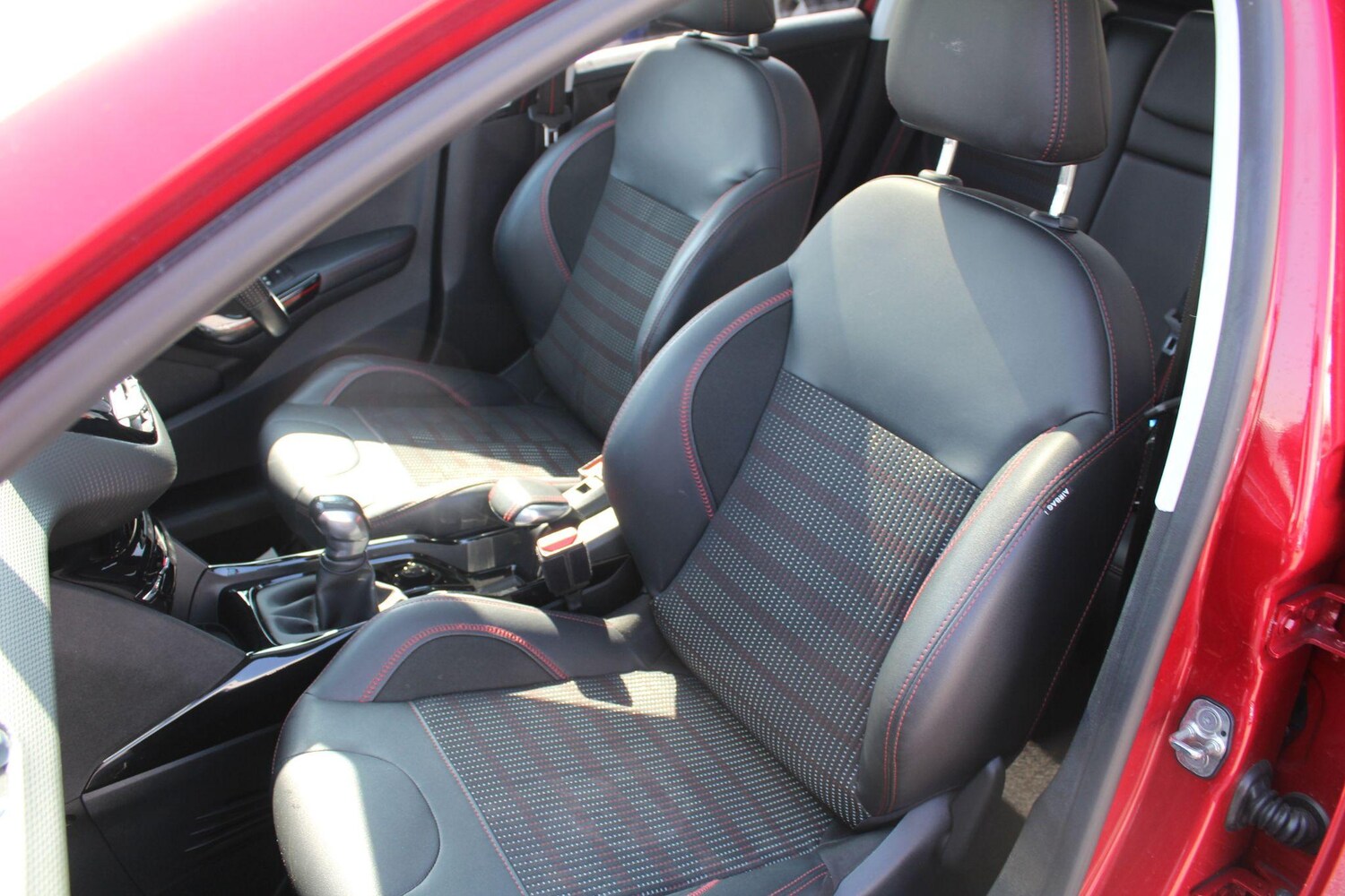 Used Peugeot 2008 2017 for sale - 76336345: Photo 34