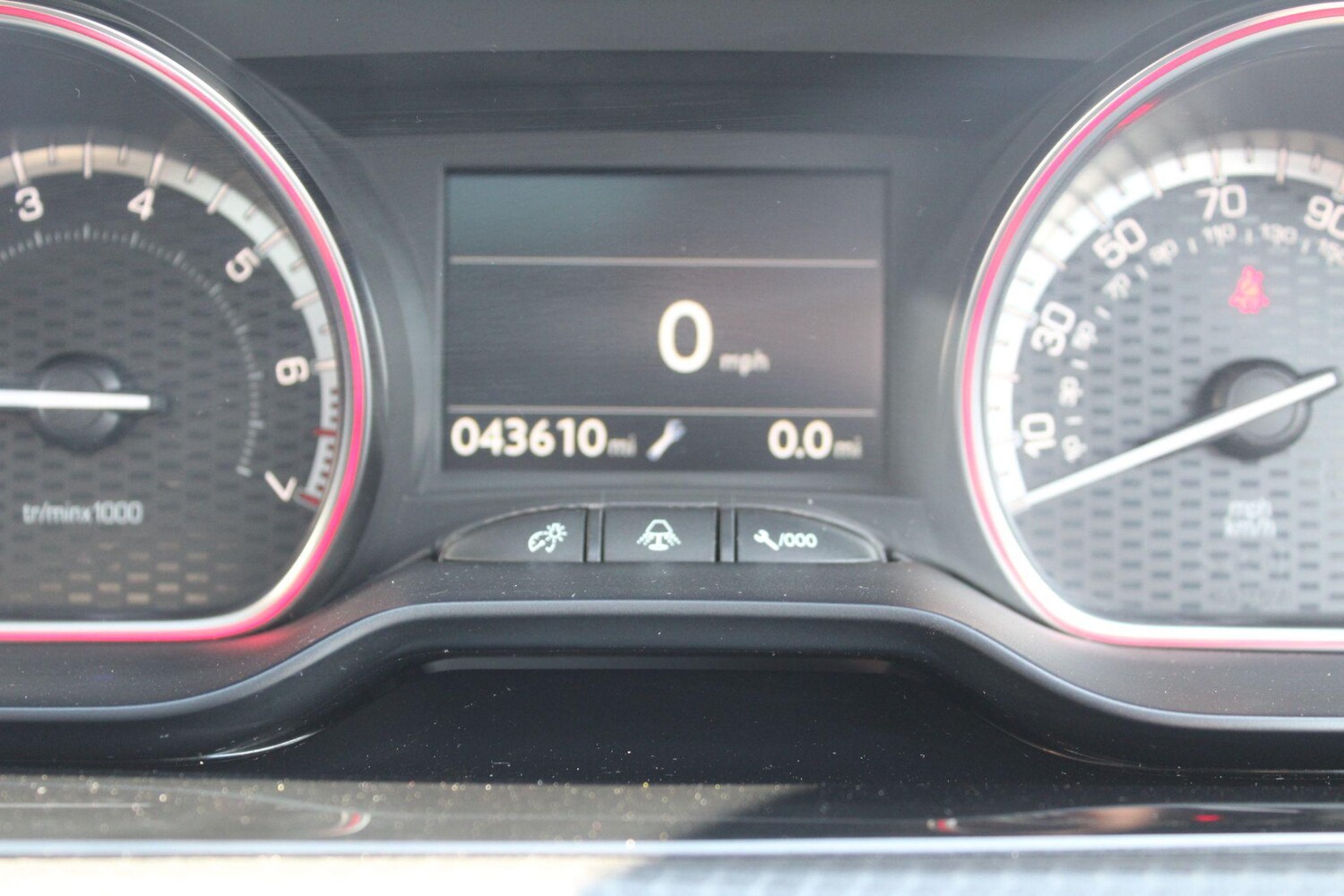 Used Peugeot 2008 2017 for sale - 76336345: Photo 38