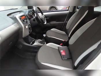 Used Toyota AYGO 2016 for sale - 78100546: Photo