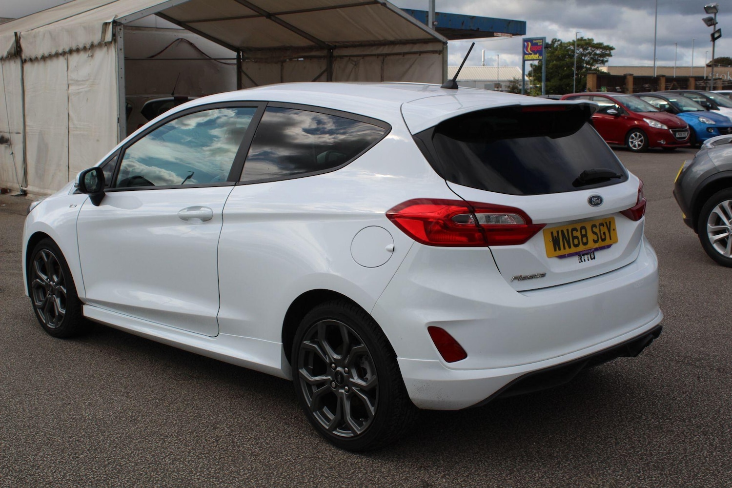 Used Ford Fiesta 2018 for sale - 76988628: Photo 10