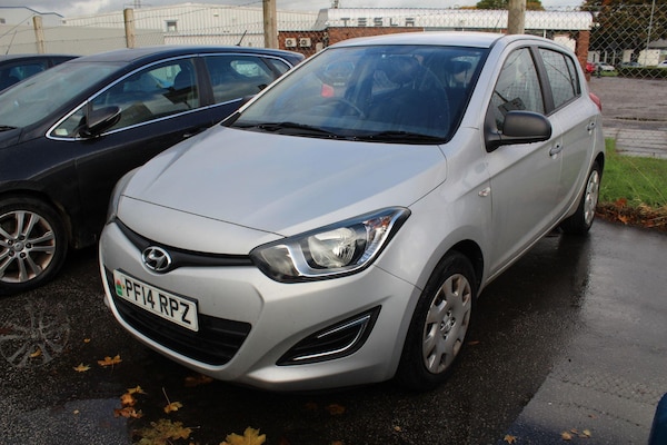 Used Hyundai i20 2014 for sale - 76337386: Photo 1