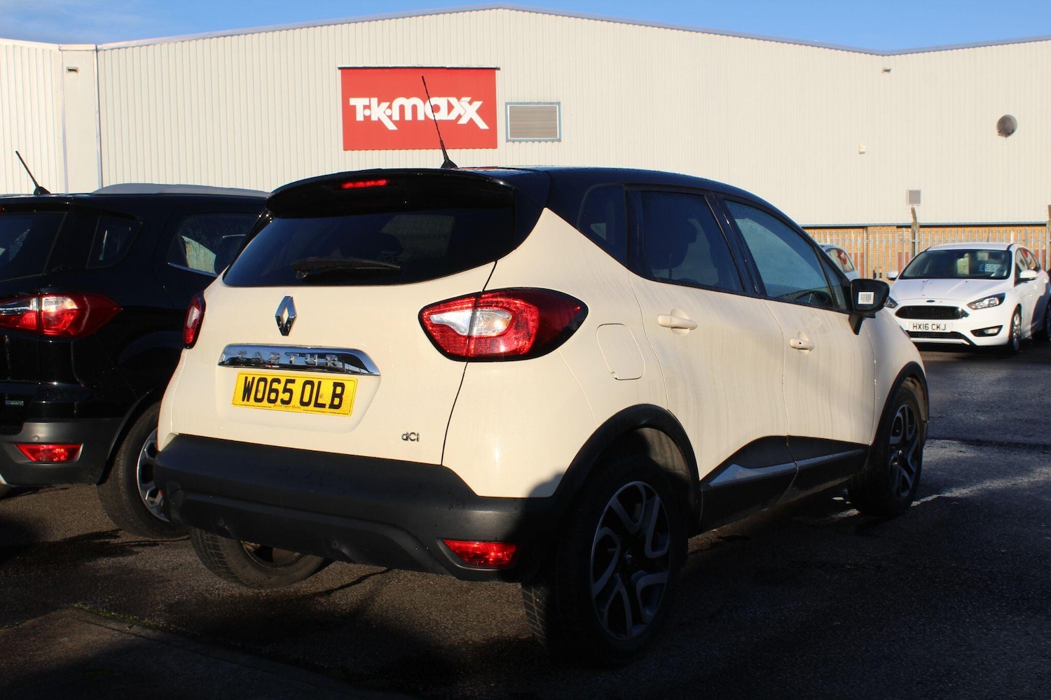 Used Renault Captur 2016 for sale - 76752393: Photo 2